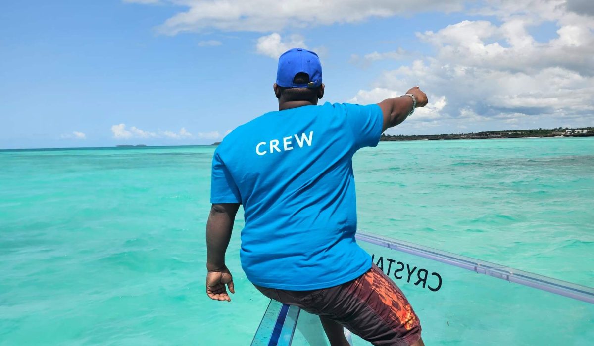 Zanzibar Glassboat Crew